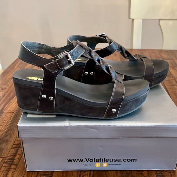 Volatile Dark Grey Sandals - Picture 4 of 6